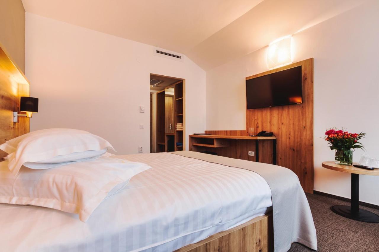 Domnitei Hotel